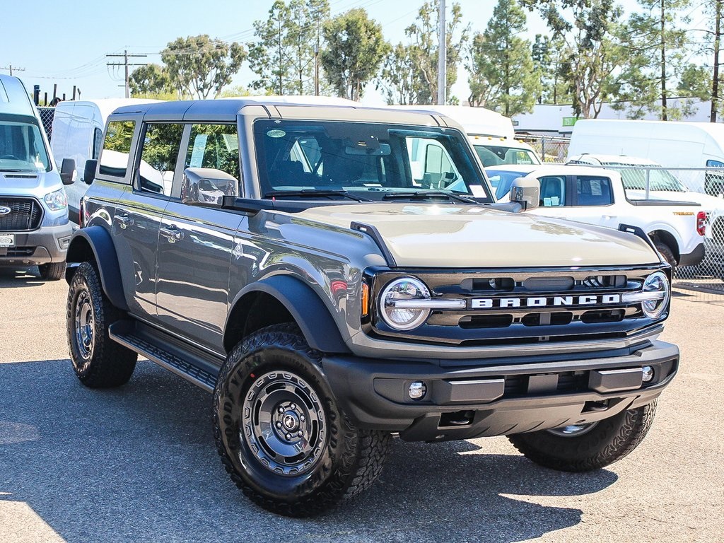 2025 Ford Bronco 4-Door Outer Banks's photo