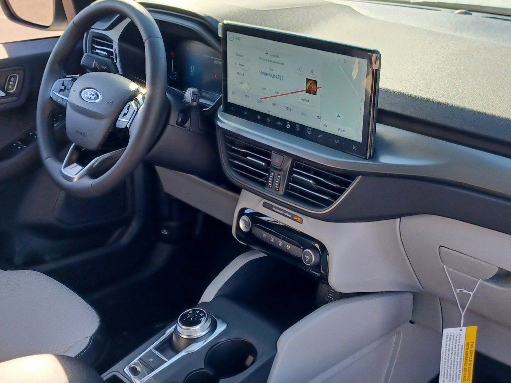 2023 Ford Escape Plug-In Hybrid photo 8