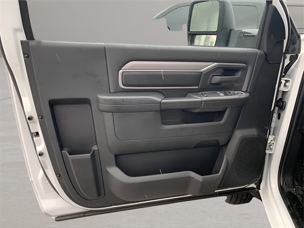 2024 Ram 5500 Tradesman photo 33