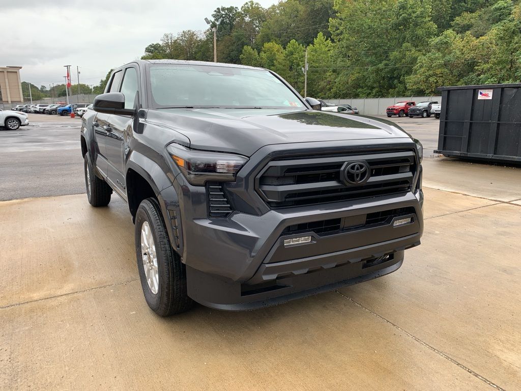 2025 Toyota Tacoma SR5's photo