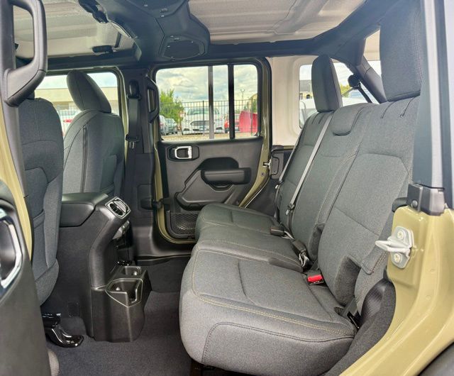 2025 Jeep Wrangler Willys photo 30