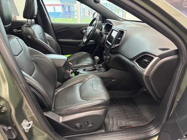 2021 Jeep Cherokee Latitude Lux photo 11