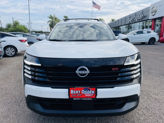 2025 Nissan Kicks SR photo 2