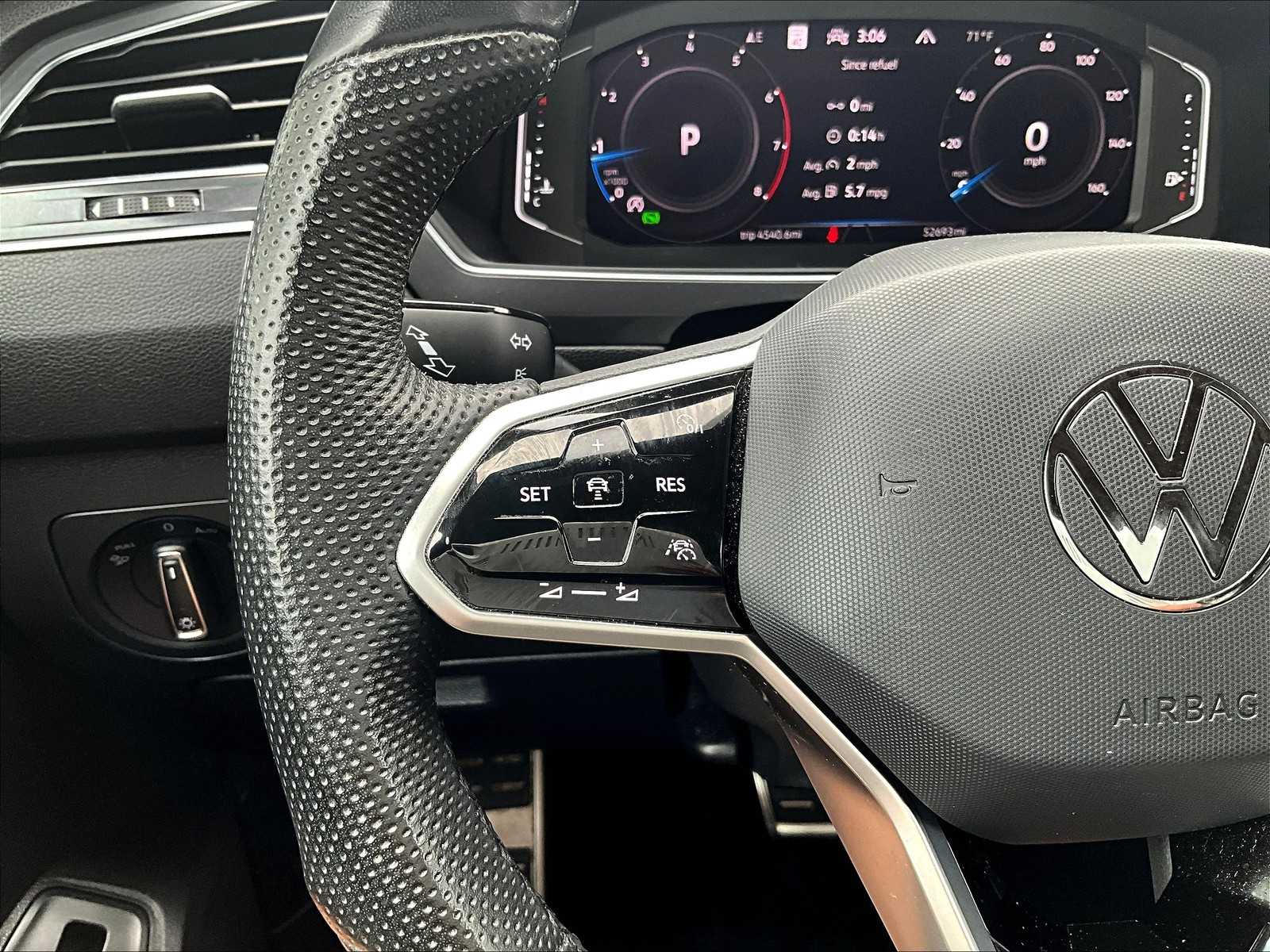 2022 Volkswagen Tiguan SEL Premium R-Line photo 22