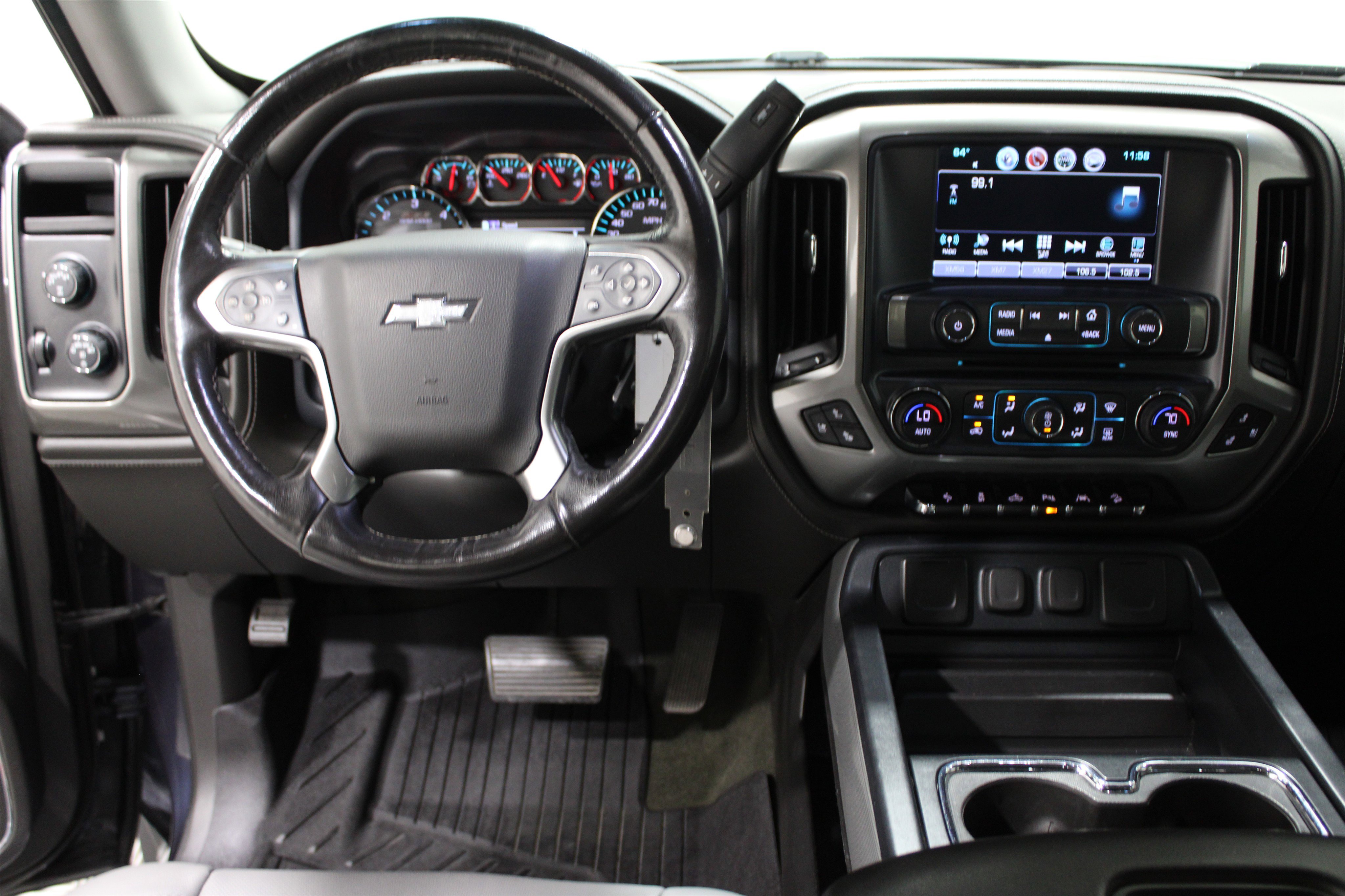 2018 Chevrolet Silverado 1500 LTZ photo 2