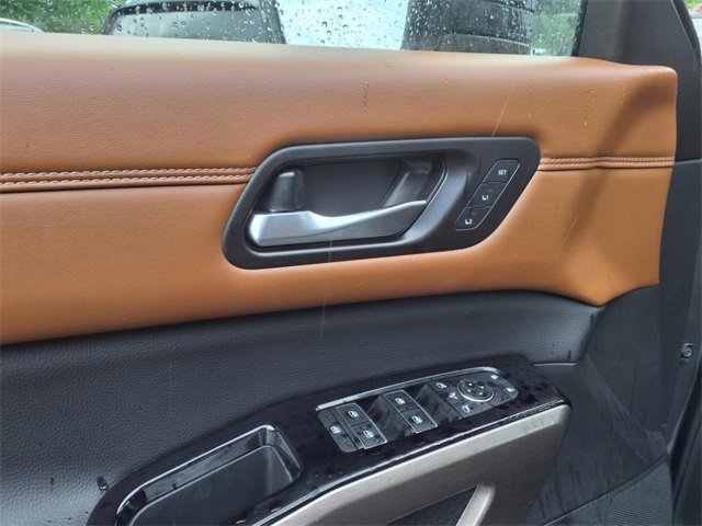 2023 Nissan Pathfinder Platinum photo 19