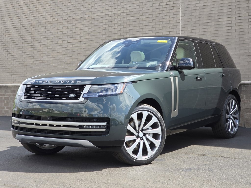2025 Land Rover Range Rover SE photo 2
