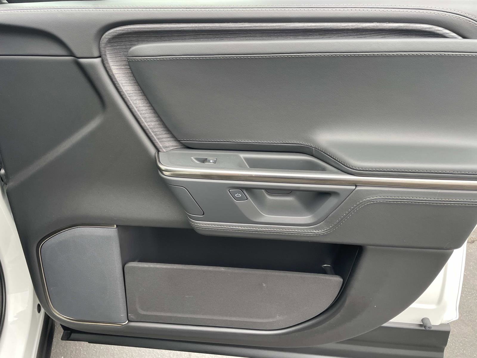 2025 Rivian R1S Adventure photo 23