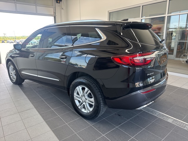 2018 Buick Enclave Essence photo 3