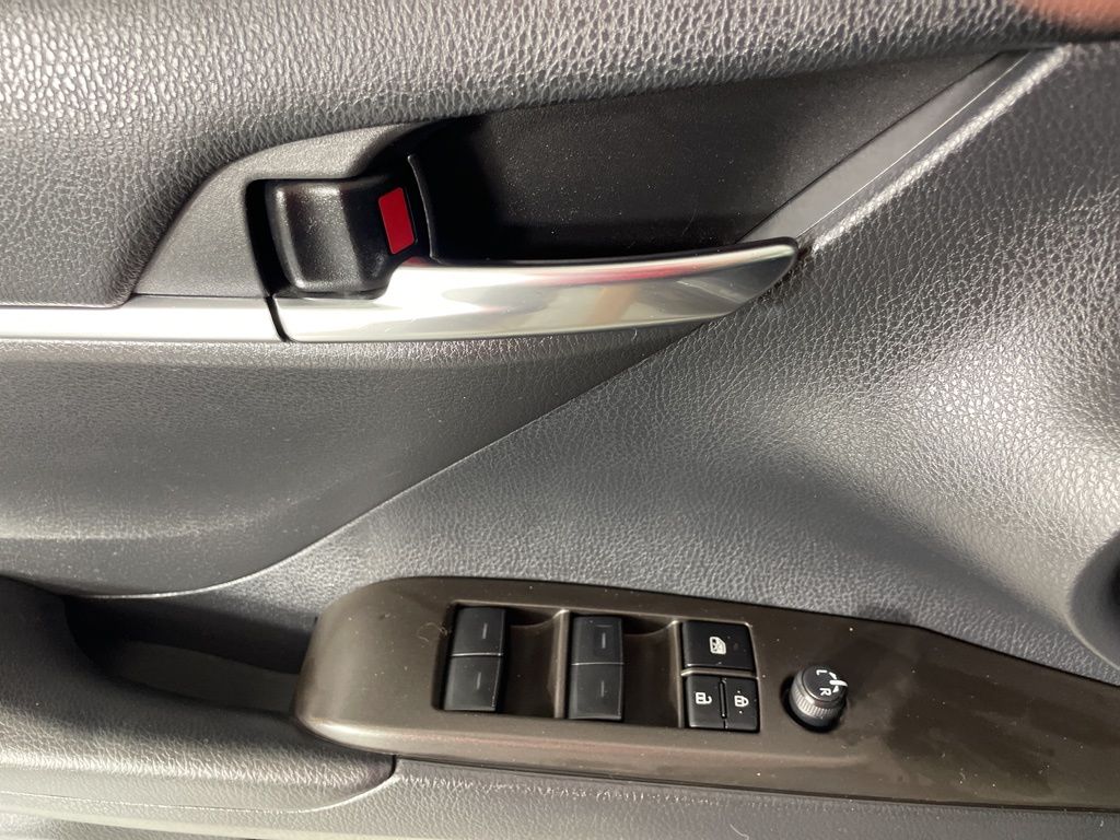 2023 Toyota Camry SE photo 14
