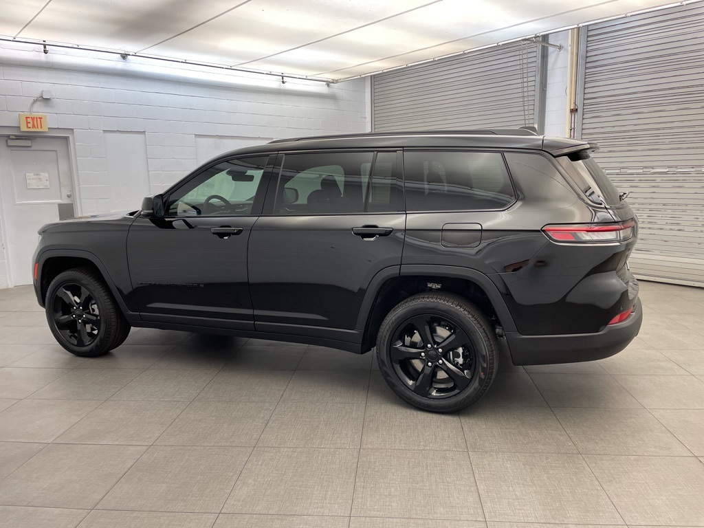 2025 Jeep Grand Cherokee Limited photo 5