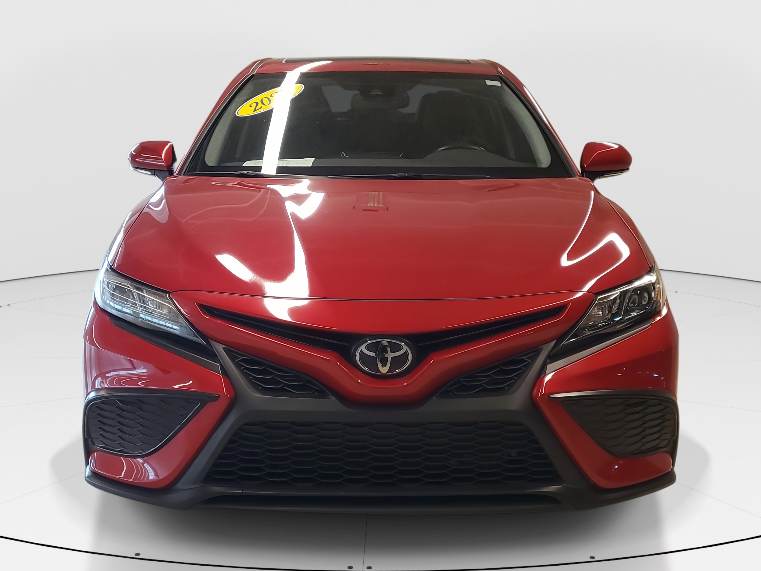 2022 Toyota Camry SE photo 3
