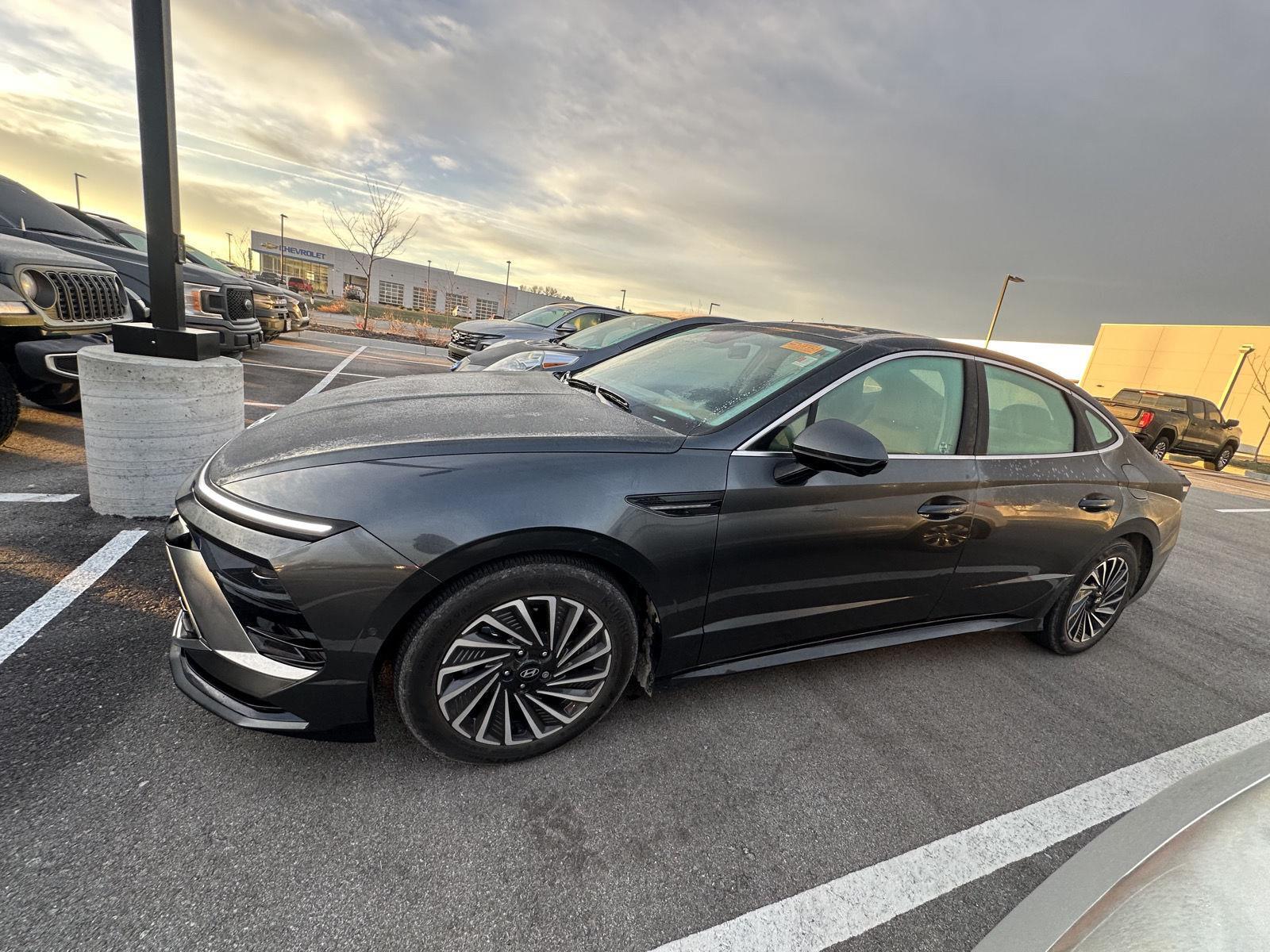 Certified 2025 Hyundai Sonata Hybrid Limited with VIN KMHL54JJ6SA109245 for sale in Kansas City