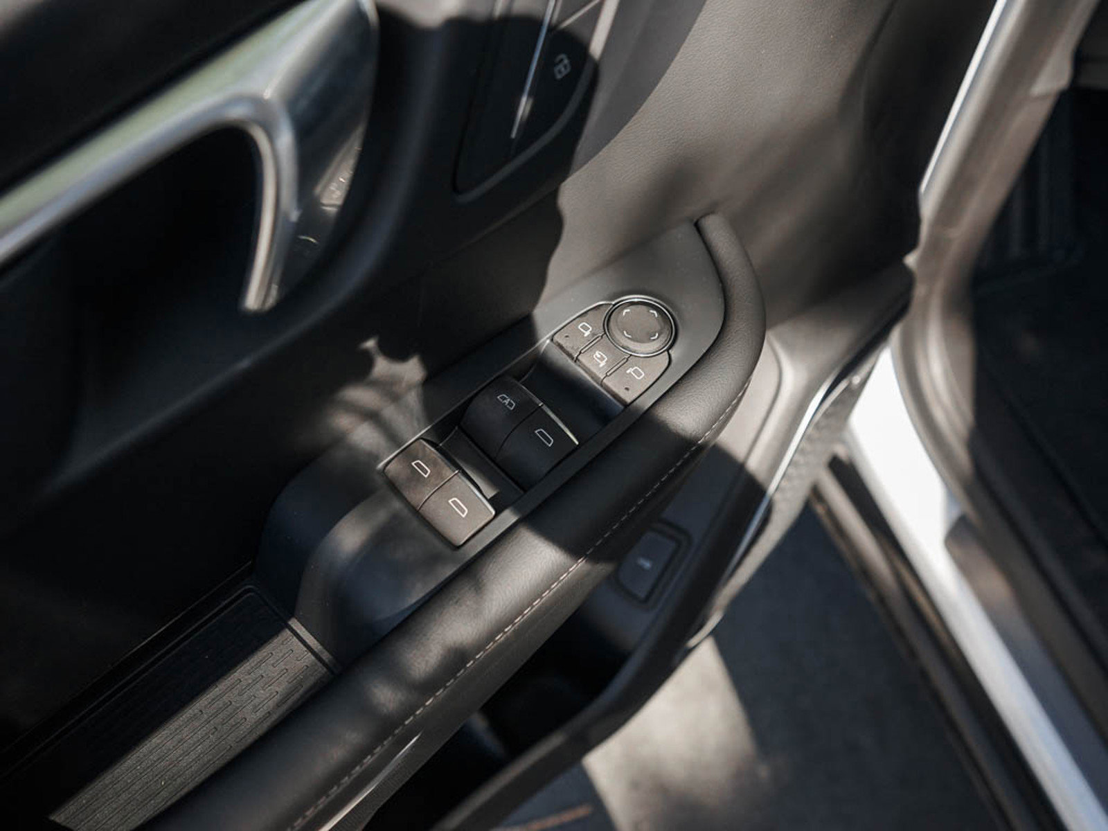 2025 Buick Enclave Sport Touring photo 18