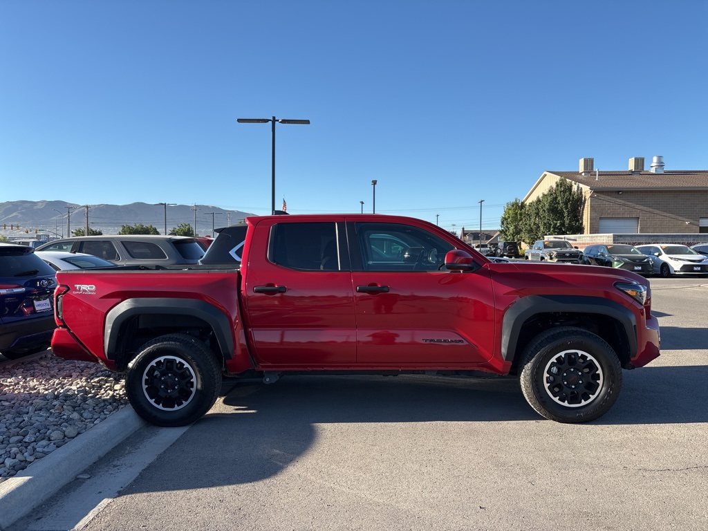 2025 Toyota Tacoma TRD Off-Road photo 3