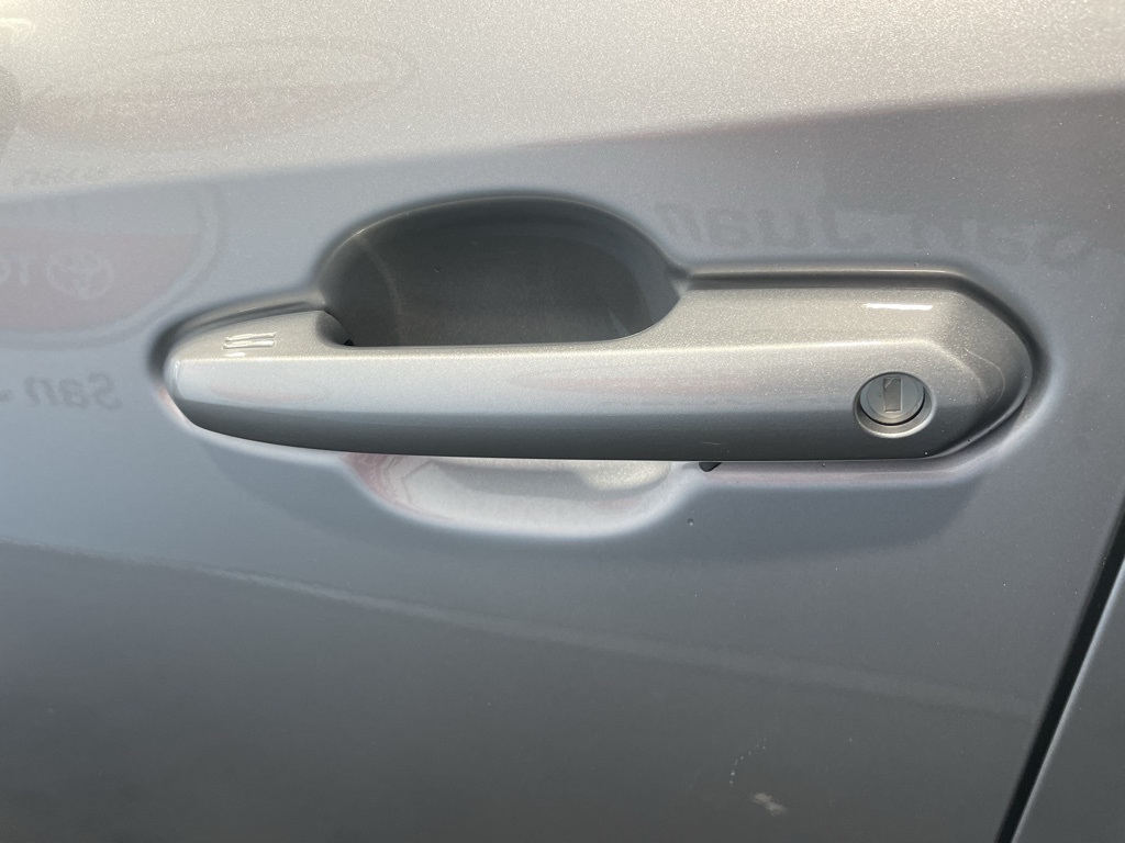 2025 Toyota RAV4 Hybrid XSE photo 14