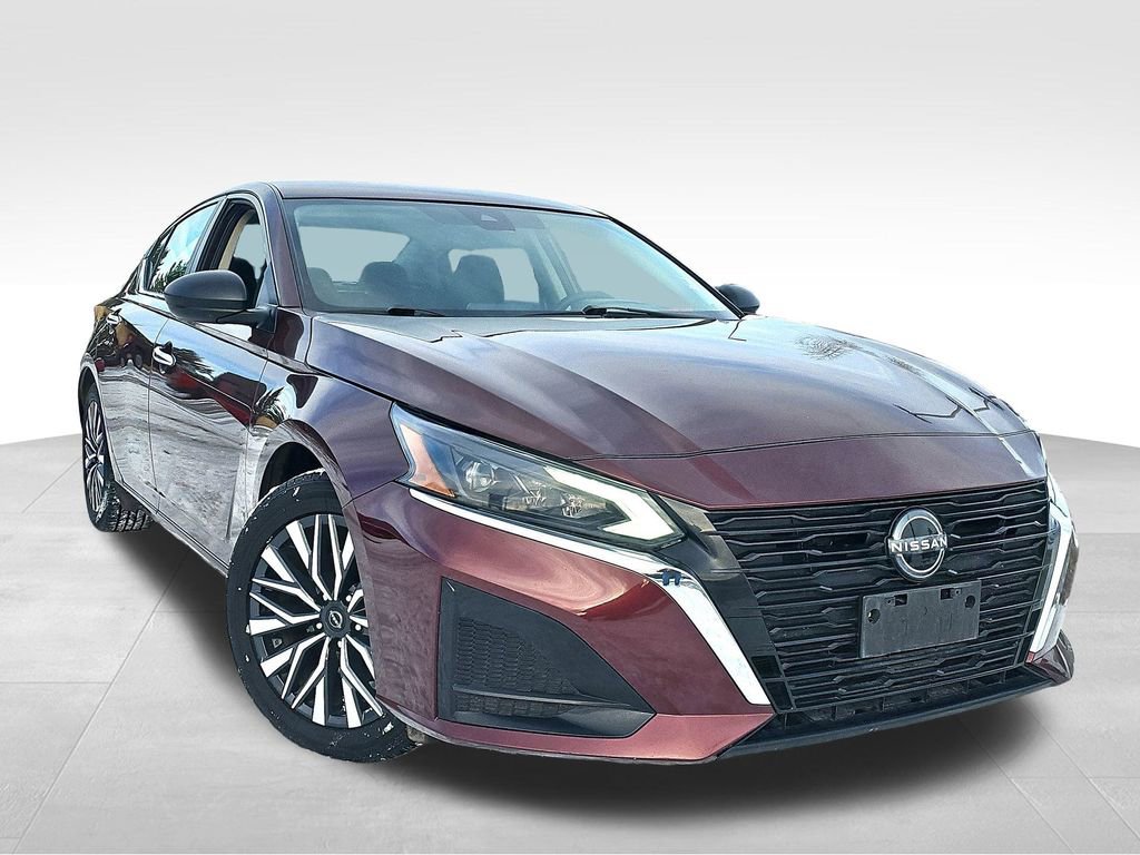 2024 Nissan Altima SV's photo