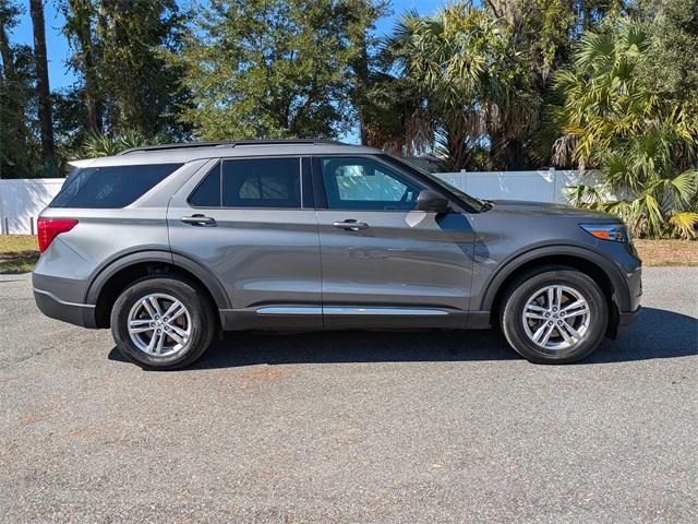 2022 Ford Explorer XLT photo 2