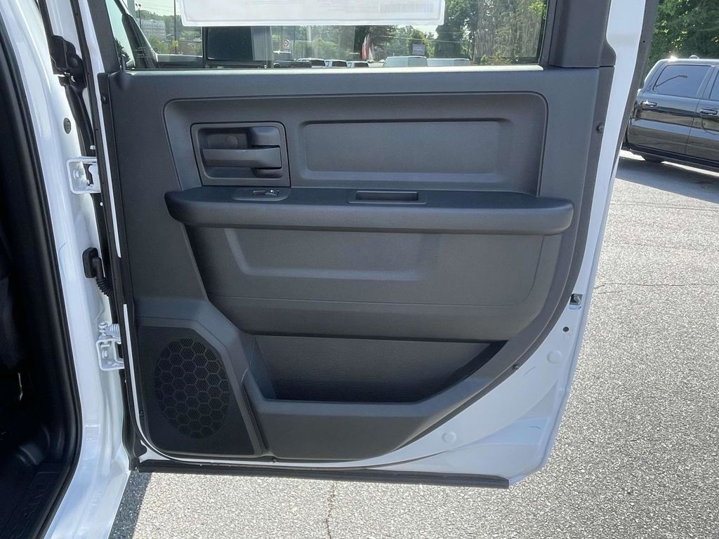 2025 Ram 2500 Tradesman photo 17