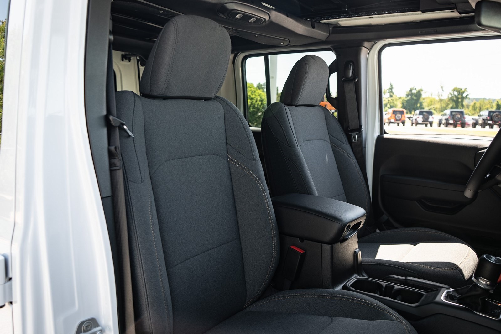 2025 Jeep Wrangler Willys photo 22