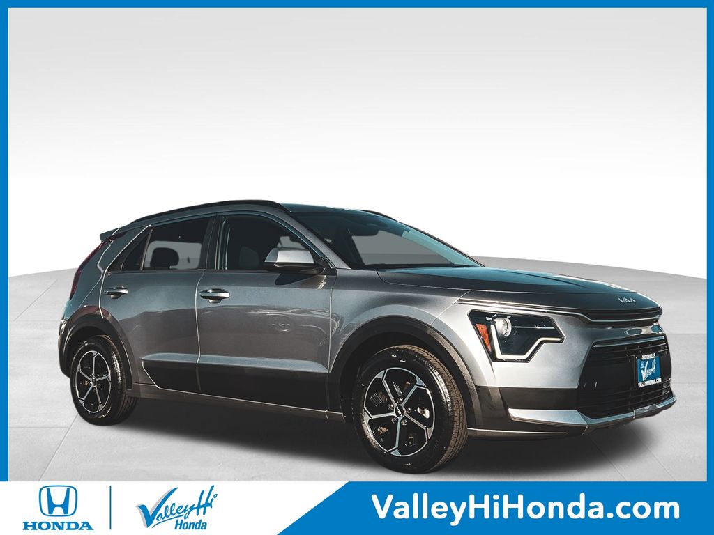 2023 Kia Niro LX's photo