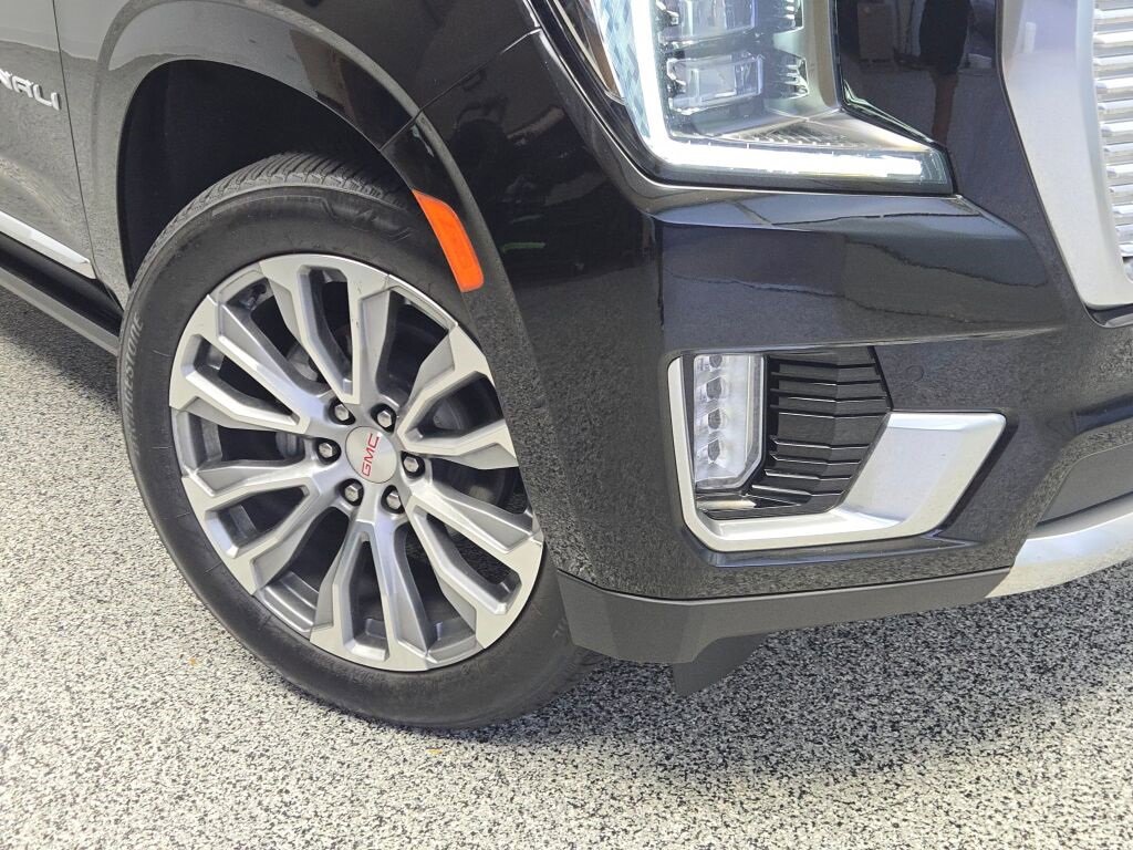 2021 Gmc Yukon XL Denali photo 3