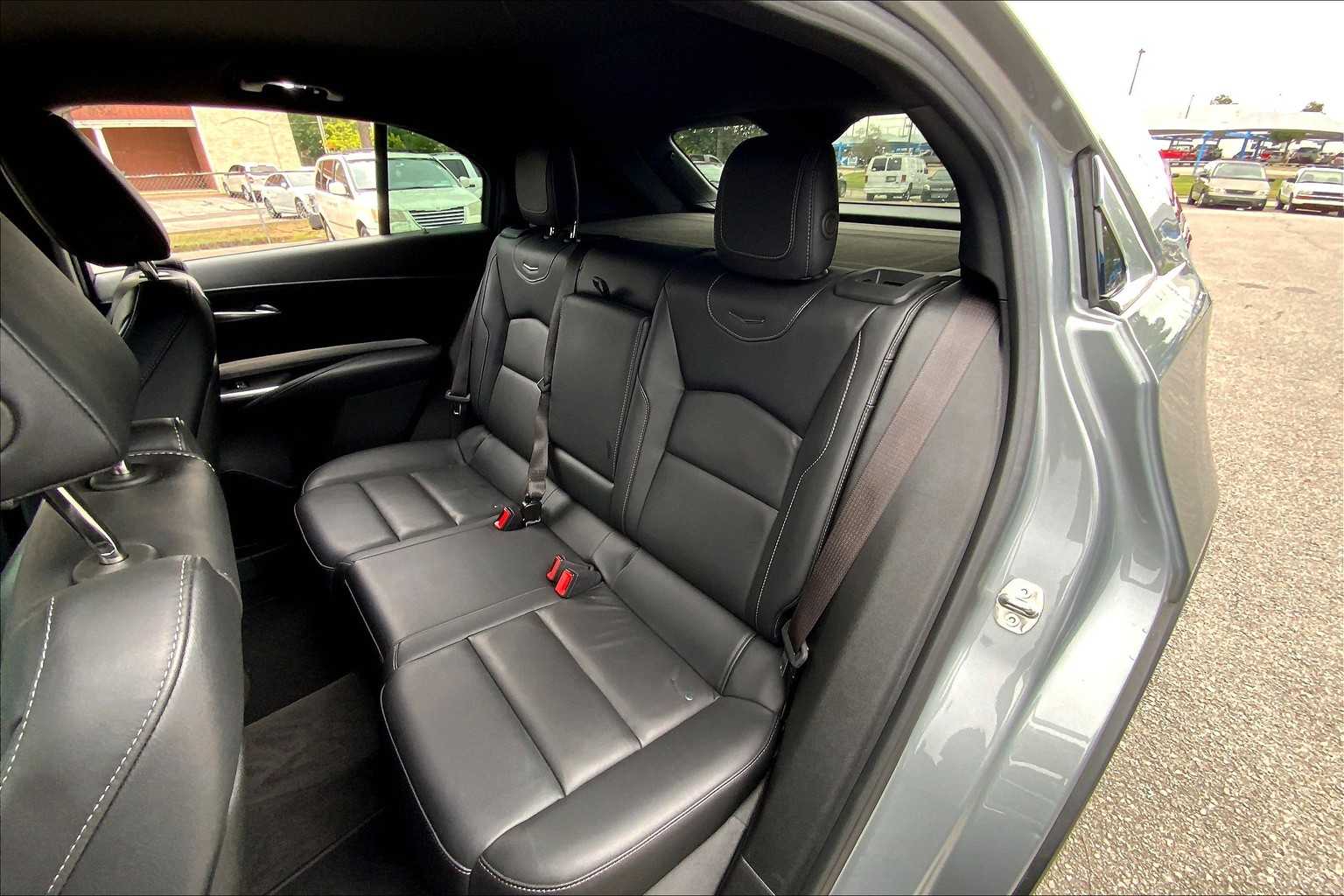 2024 Cadillac XT4 Premium Luxury photo 18
