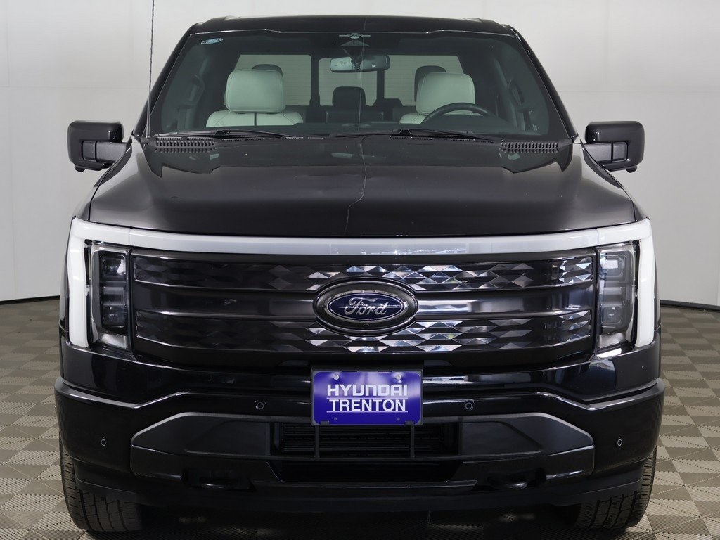 2023 Ford F-150 Lightning Platinum photo 11