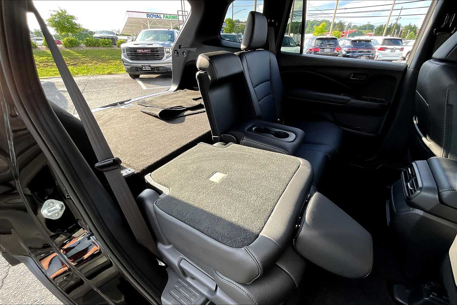 2025 Honda Passport EX-L photo 18