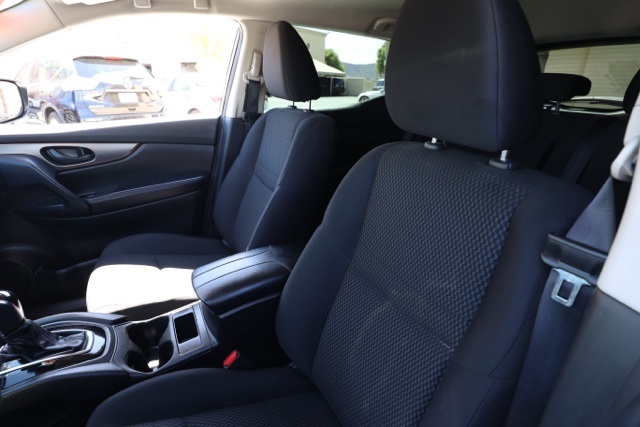 2022 Nissan Rogue Sport S photo 13