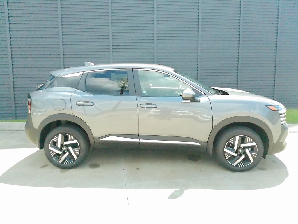 2026 Nissan Rogue SV photo 2