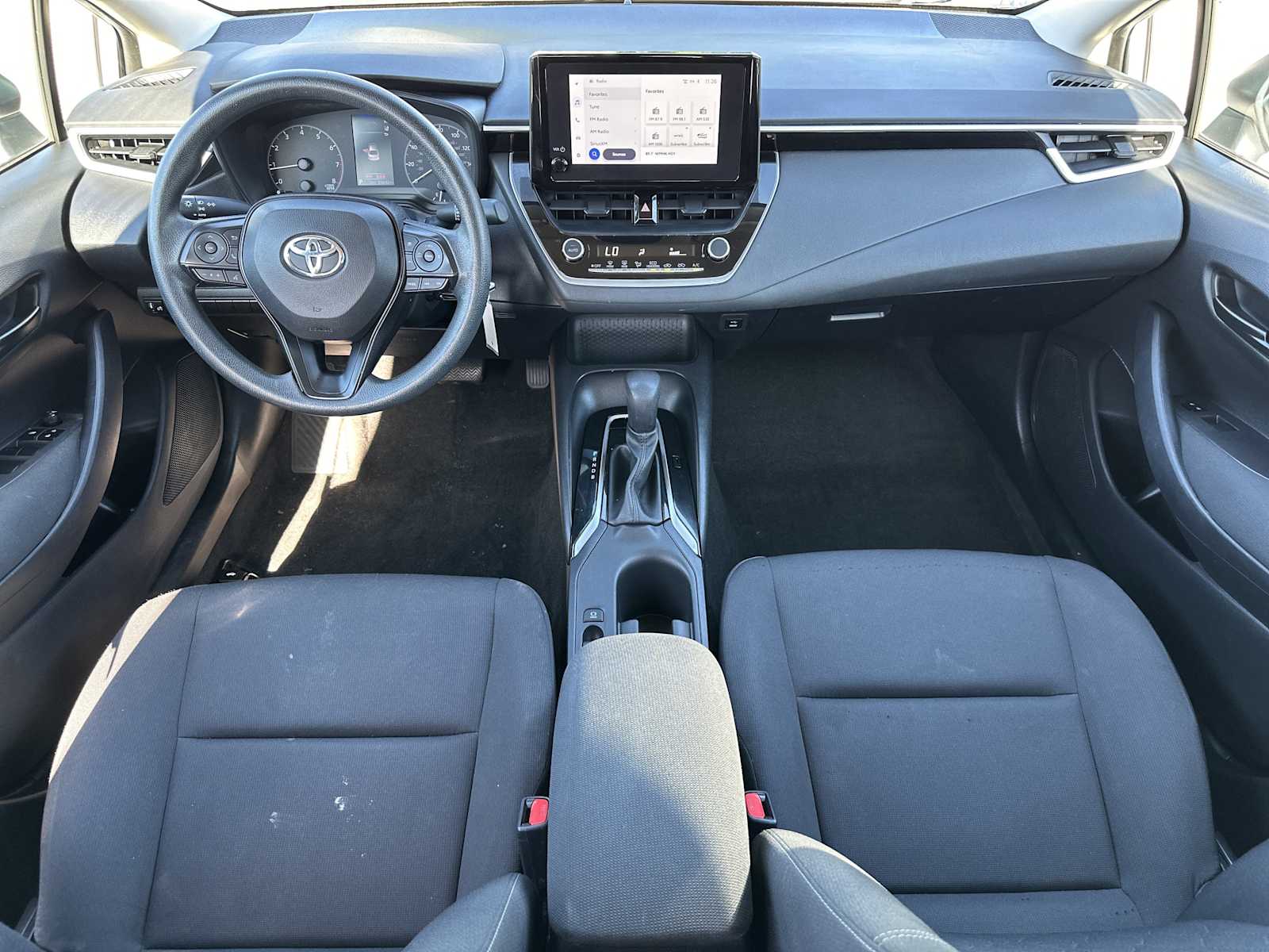 2023 Toyota Corolla LE photo 18