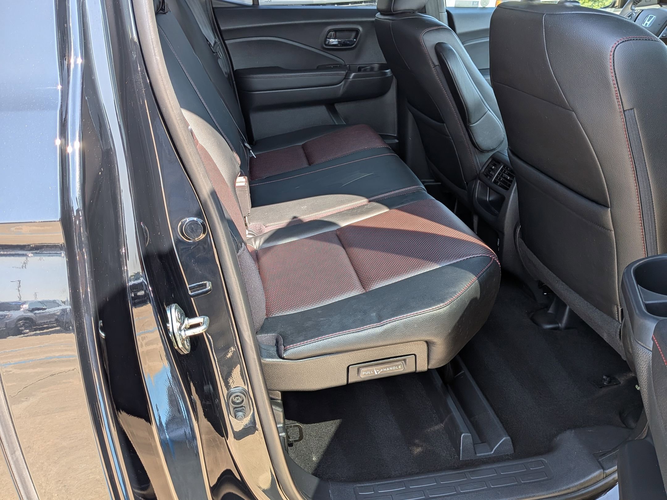 2019 Honda Ridgeline Black Edition photo 30