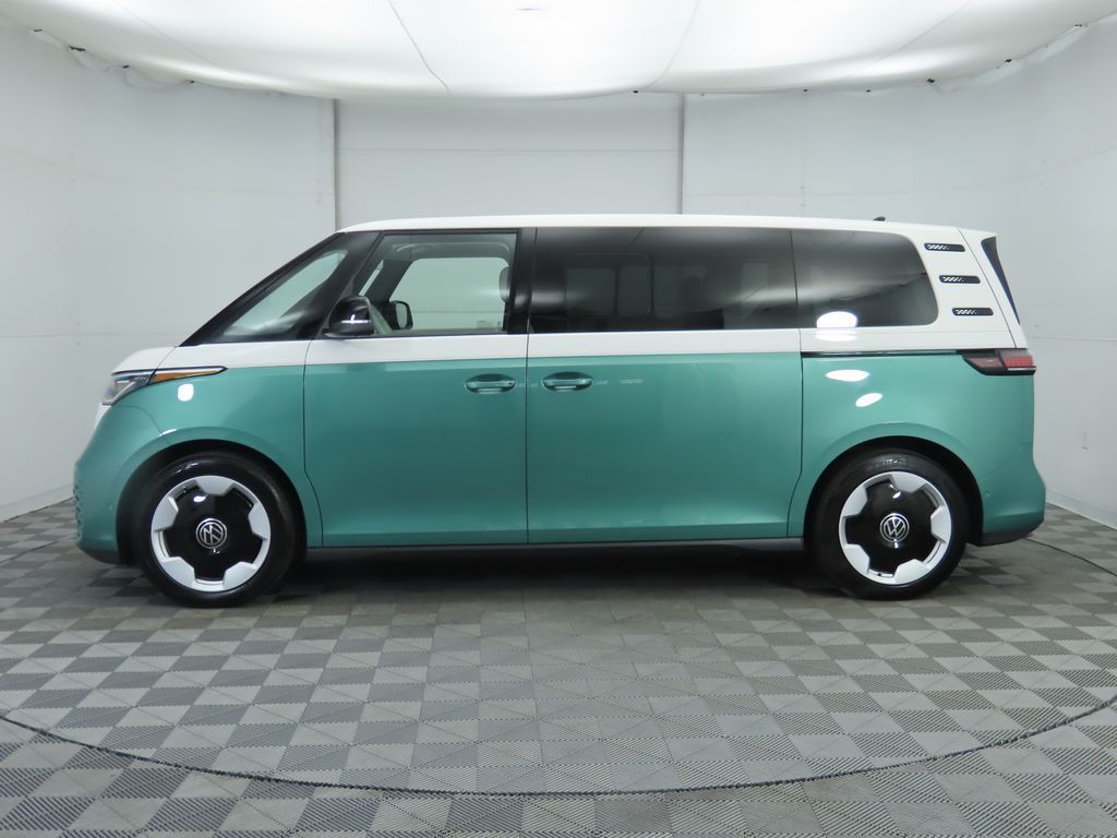 2025 Volkswagen ID. Buzz Pro Plus photo 8