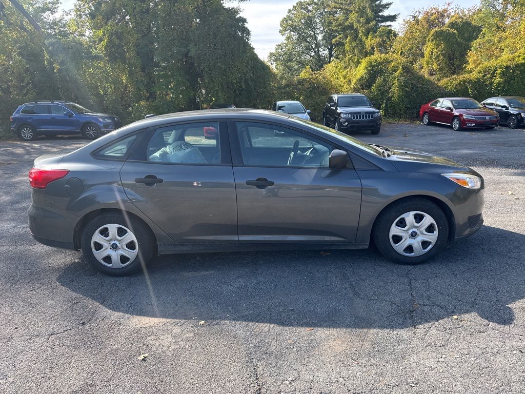 2017 Ford Focus S photo 4