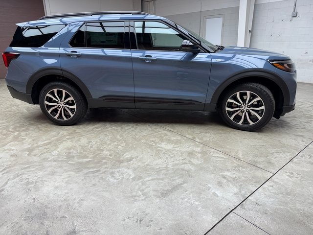 2025 Ford Explorer ST-Line photo 6