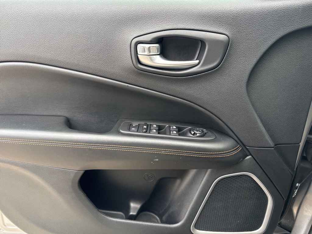 2020 Jeep Compass Limited photo 5