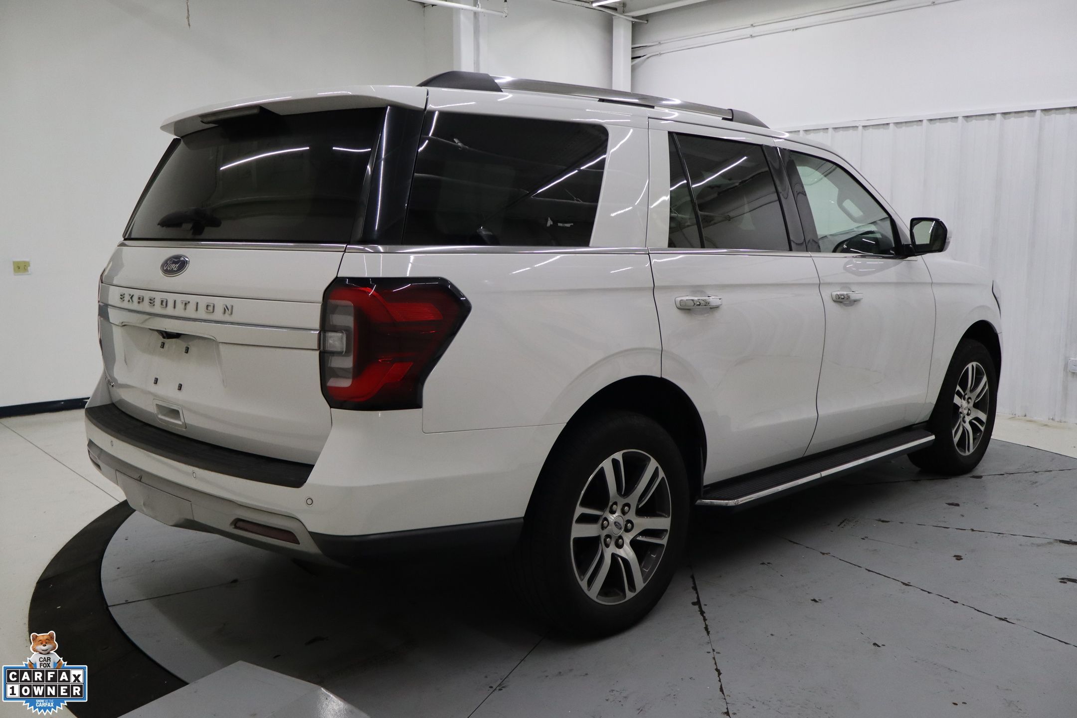 2023 Ford Expedition Limited photo 2