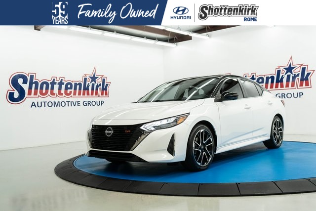 2025 Nissan Sentra SR's photo