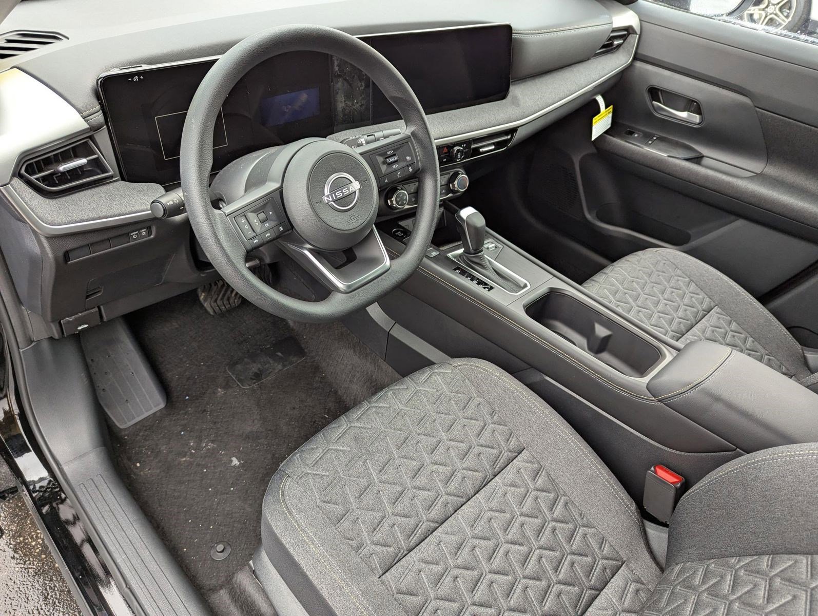 2025 Nissan Kicks SV photo 3
