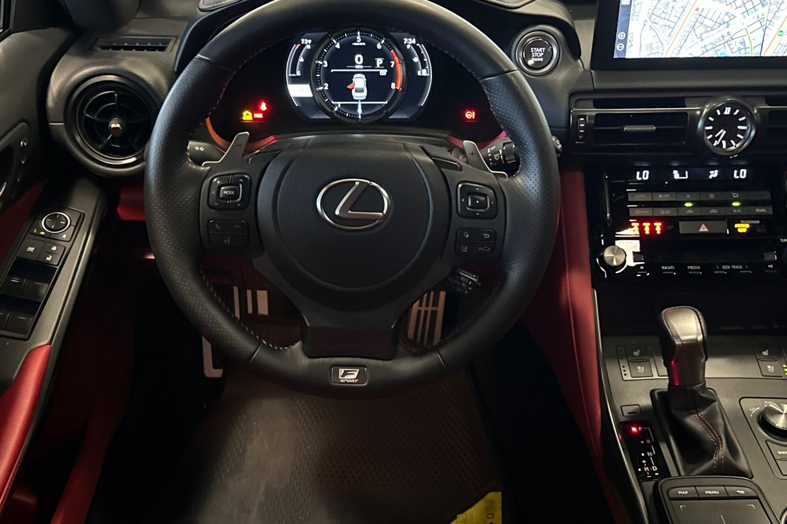 2023 Lexus IS 350 F SPORT photo 11