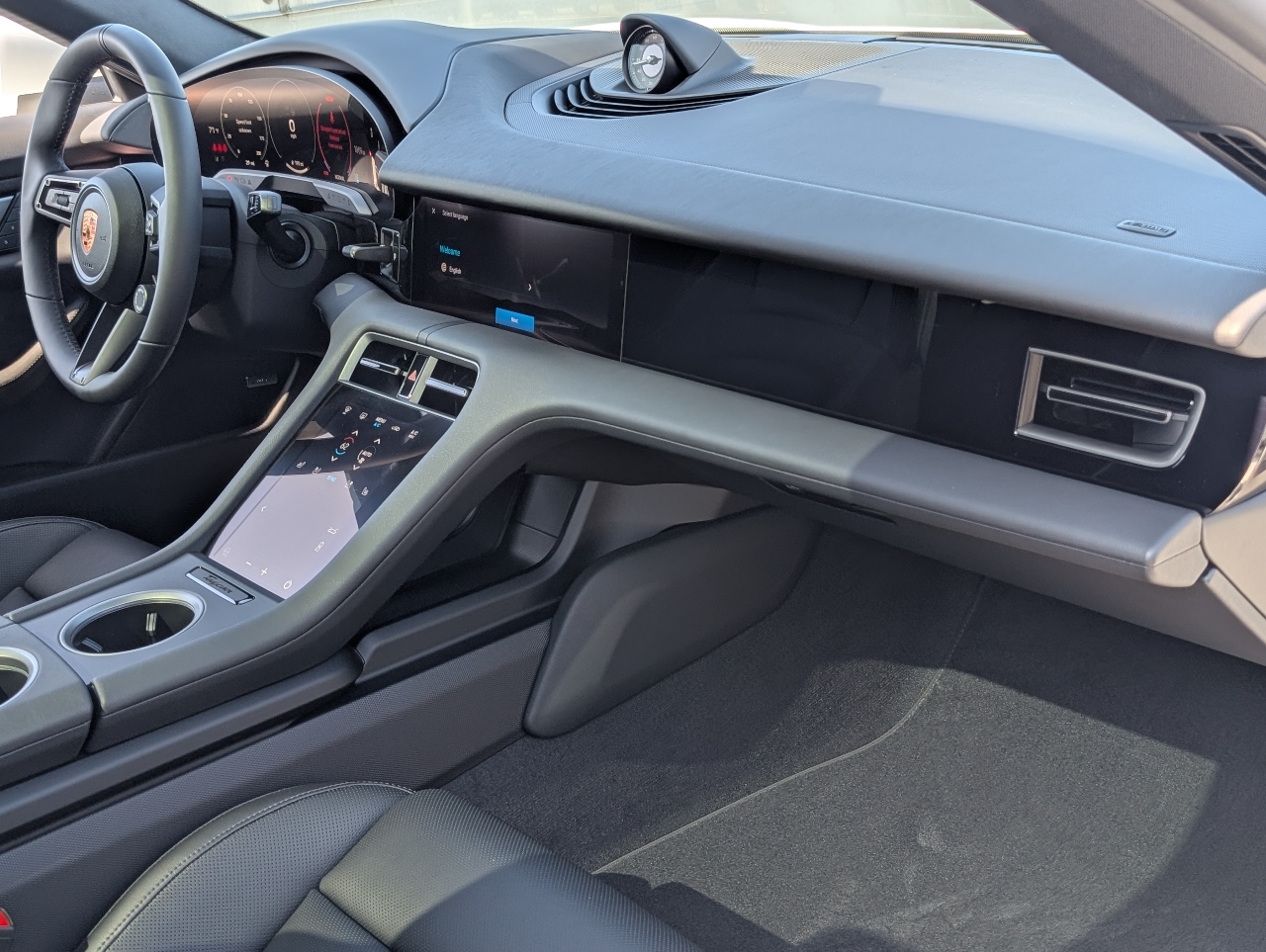 2026 Porsche Taycan 4 photo 13