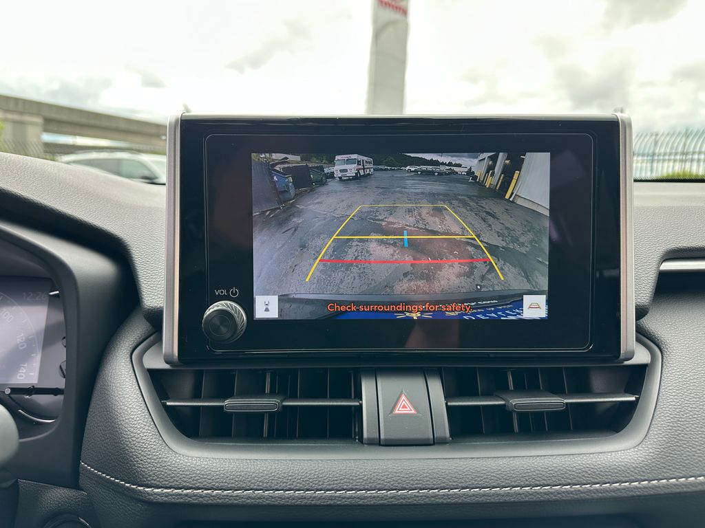 2025 Toyota RAV4 Hybrid XLE photo 12