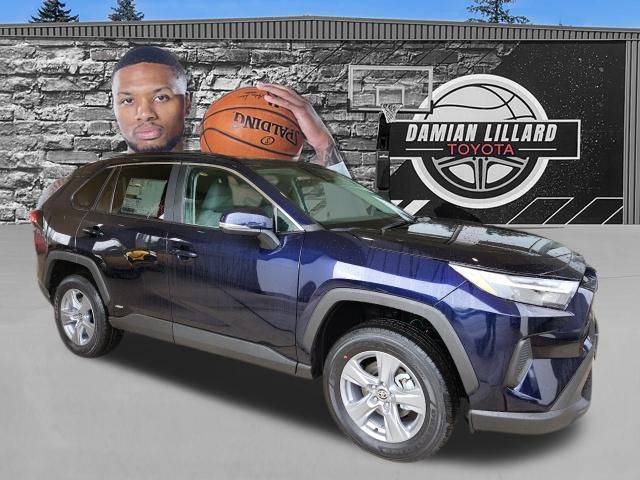 2025 Toyota RAV4 XLE's photo