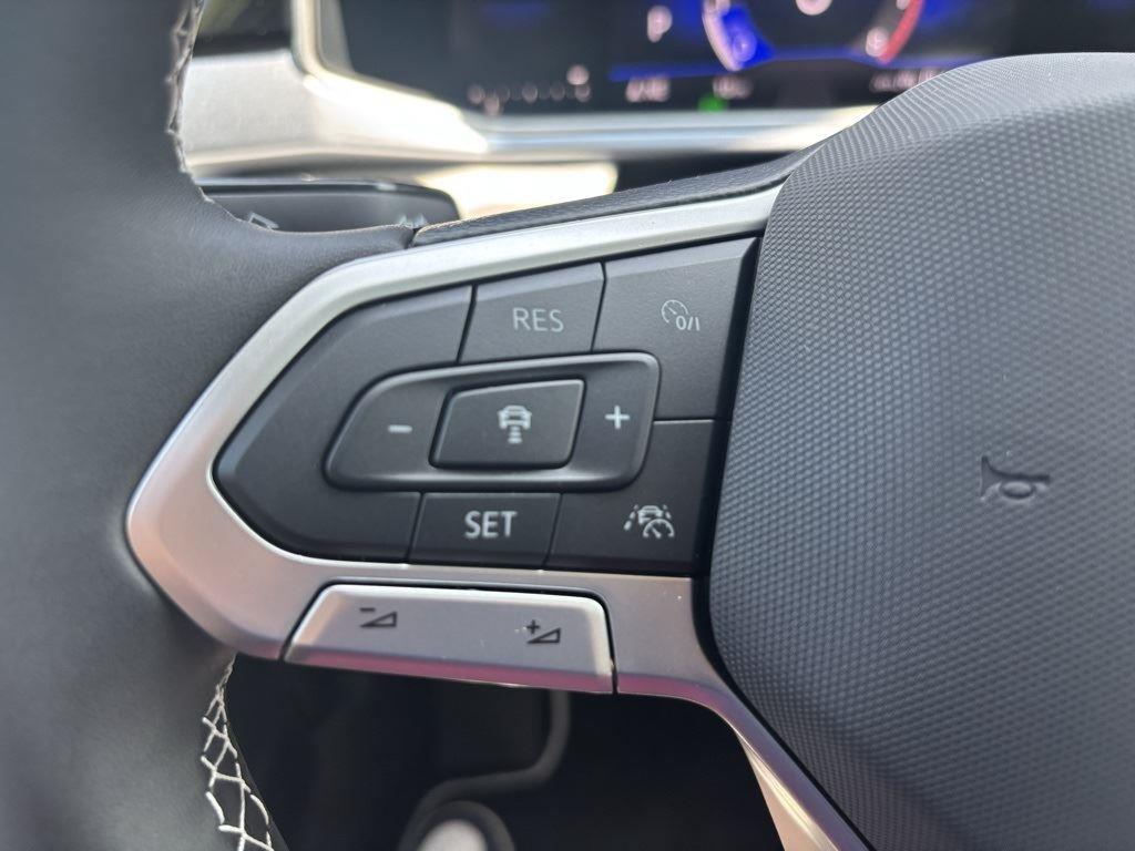 2025 Volkswagen Taos SE photo 16