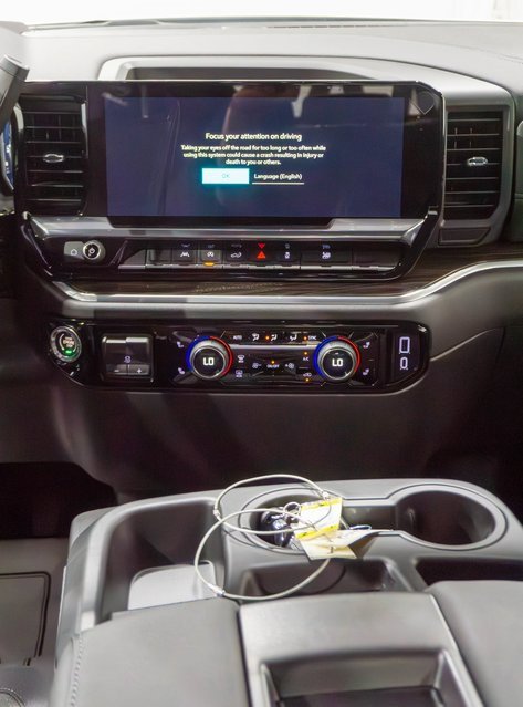 2026 Chevrolet Silverado 1500 LT photo 7