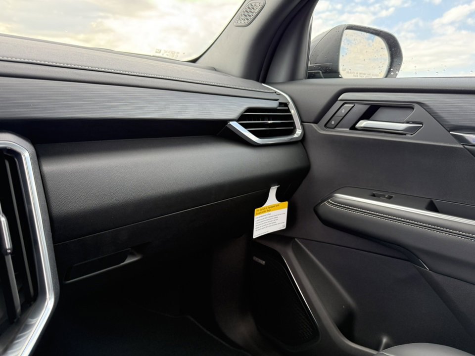 2026 GMC ACADIA - Image 26