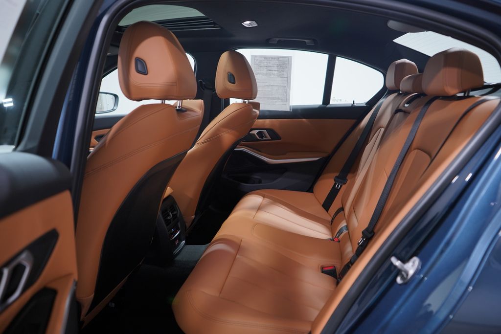 2025 Bmw 330i photo 9