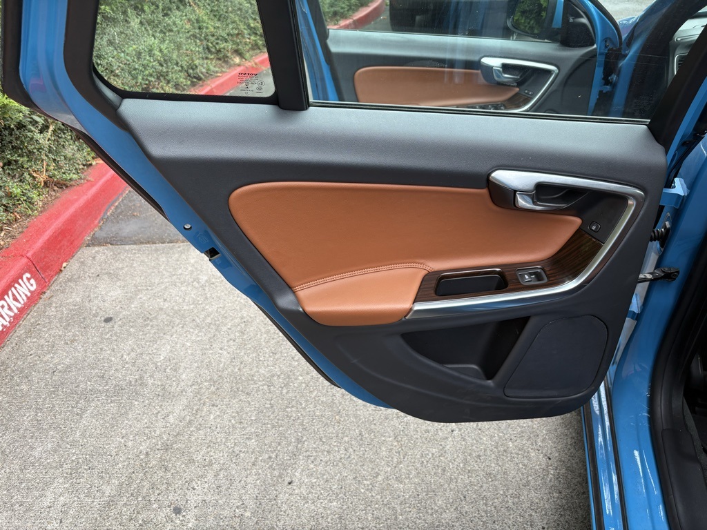 2015 Volvo V60 T5 photo 17