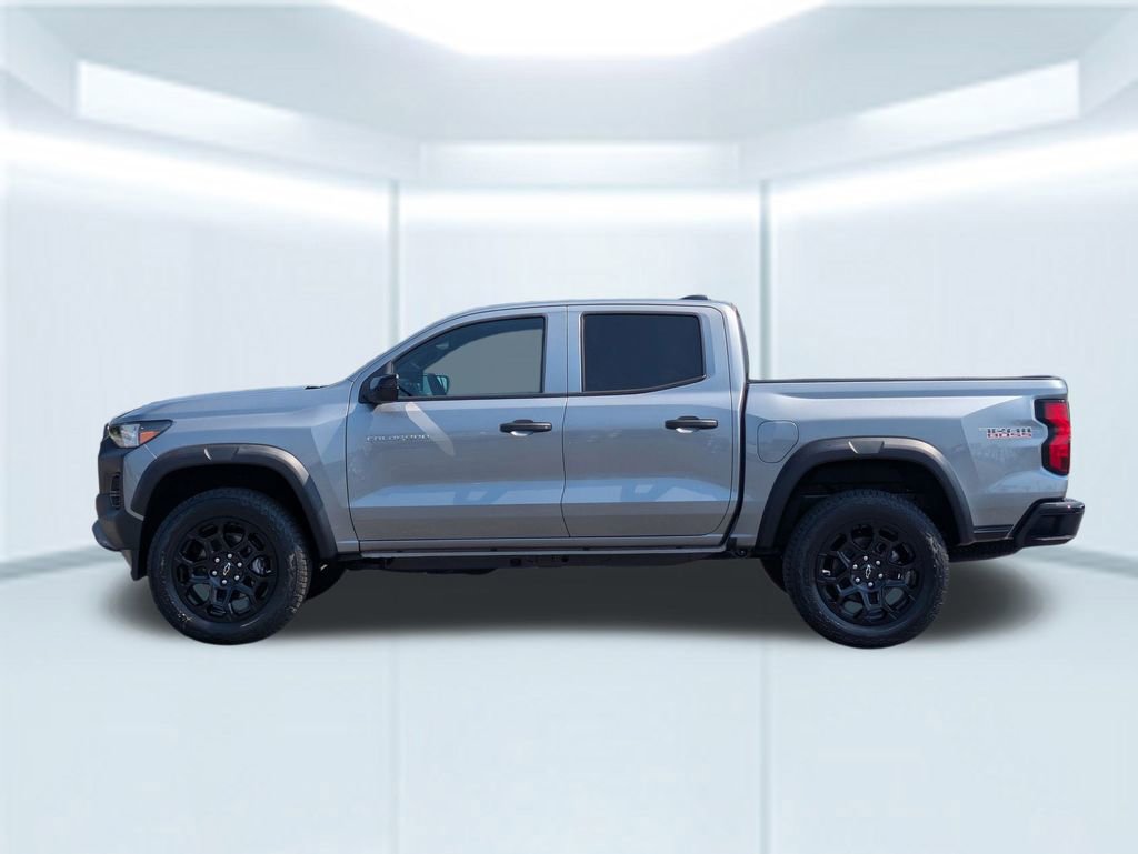 2026 Chevrolet Colorado Trail Boss photo 2